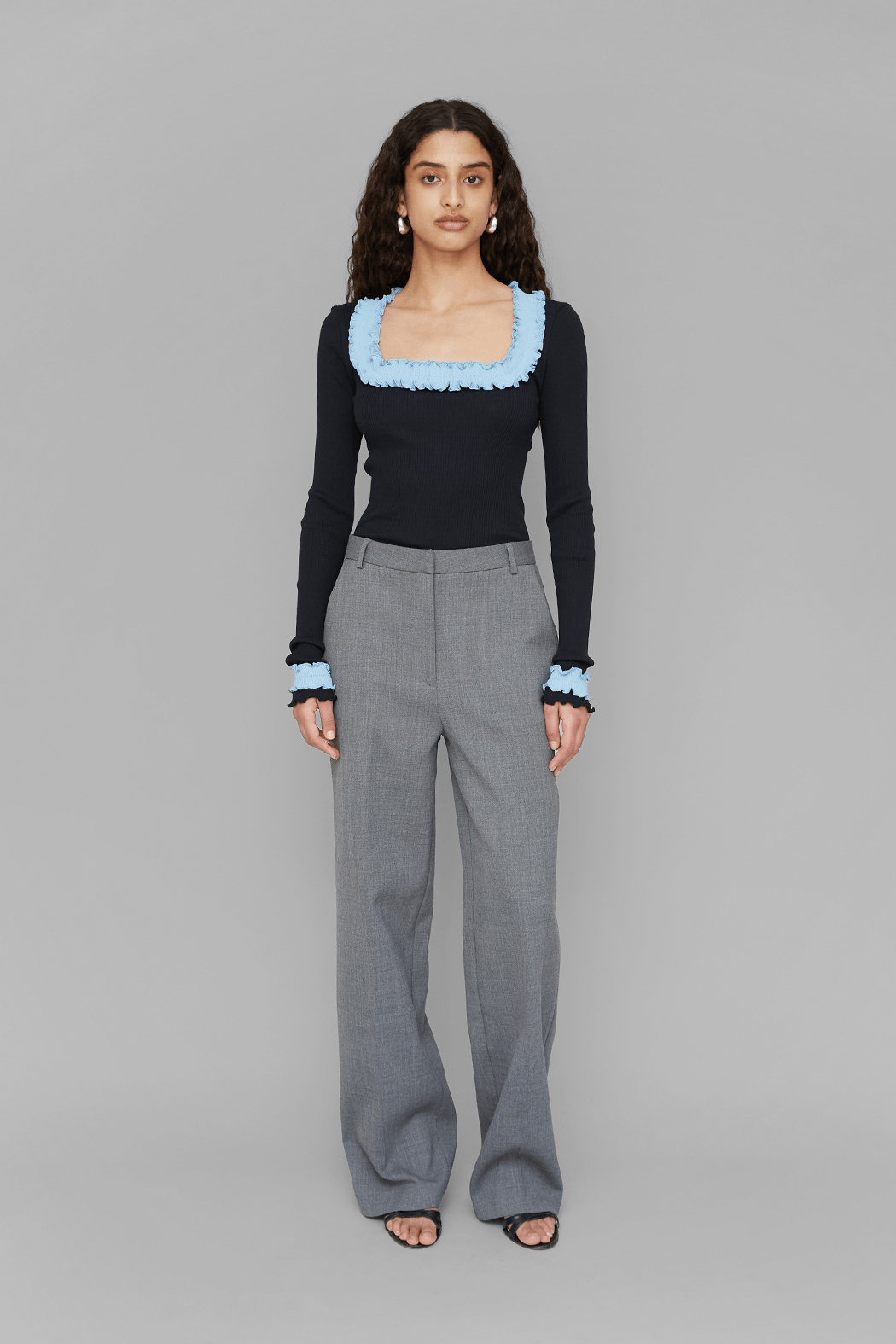 OpéraSPORT, ROSIE SEAMLESS TOP, Black with blue ruffels