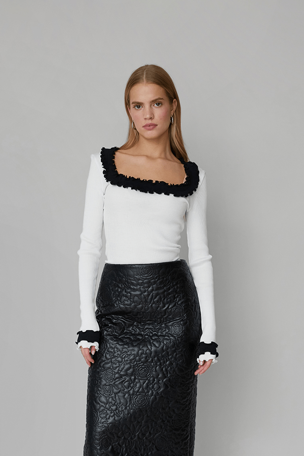 OpéraSPORT - Rosie Seamless Top, White with Black ruffles 