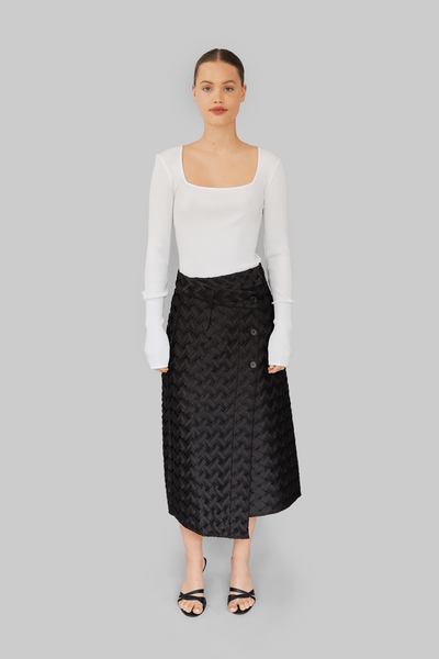 fullbody_a_fde6be33-9607-40ea-